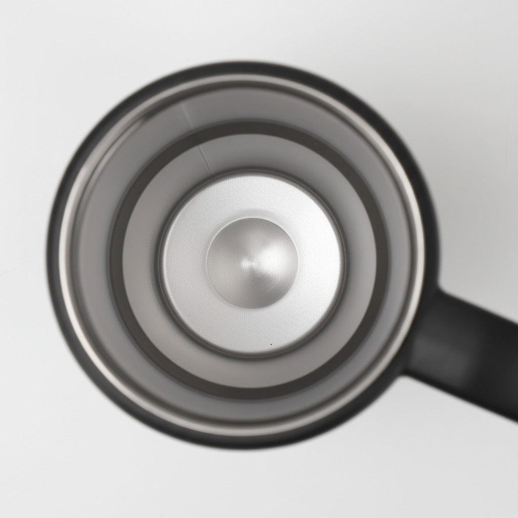 Large-capacity insulated mug showing available solid and patterned color options.
