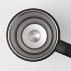 Large-capacity insulated mug showing available solid and patterned color options.